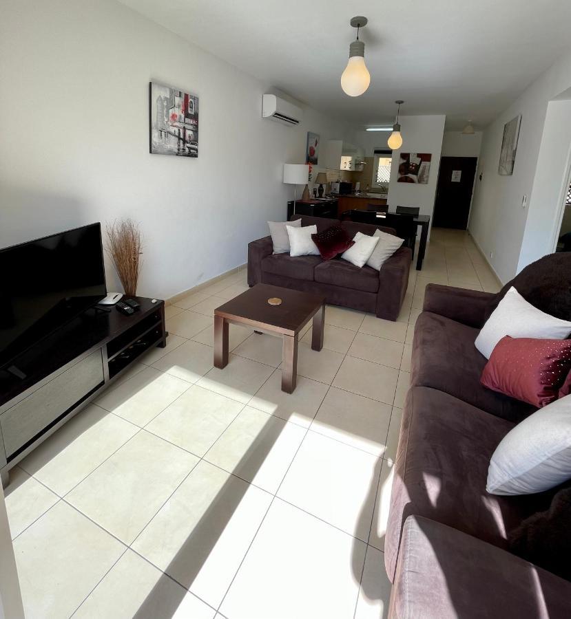 109 Queens Gardens, Paphos Daire Dış mekan fotoğraf