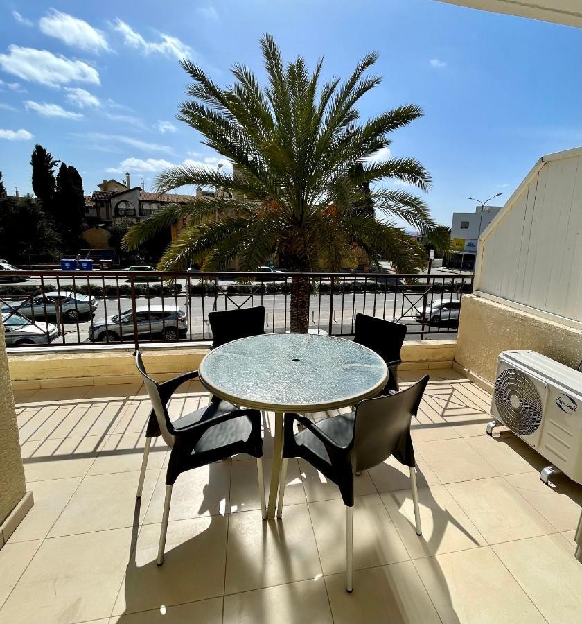 109 Queens Gardens, Paphos Daire Dış mekan fotoğraf