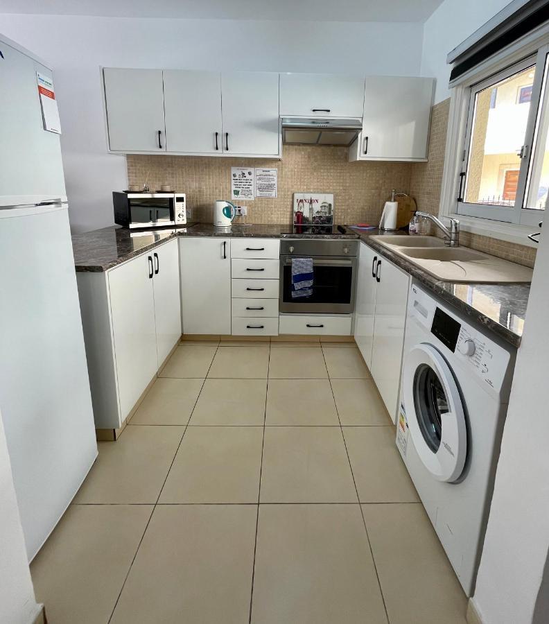 109 Queens Gardens, Paphos Daire Dış mekan fotoğraf