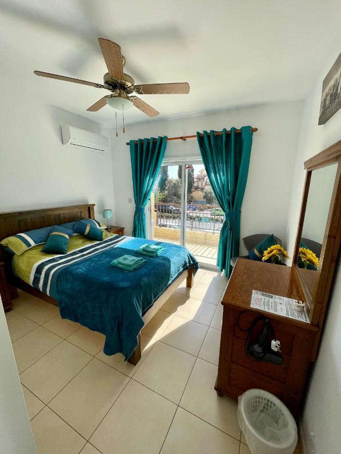 109 Queens Gardens, Paphos Daire Dış mekan fotoğraf