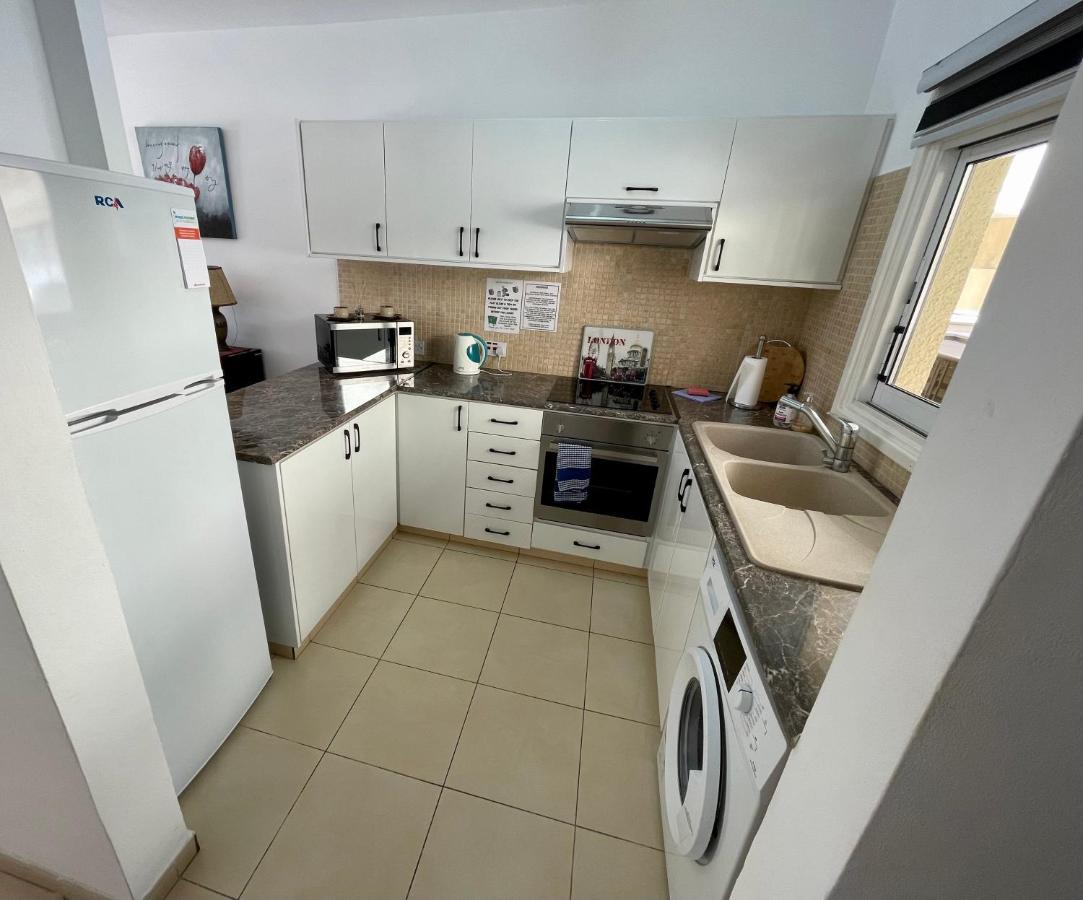 109 Queens Gardens, Paphos Daire Dış mekan fotoğraf